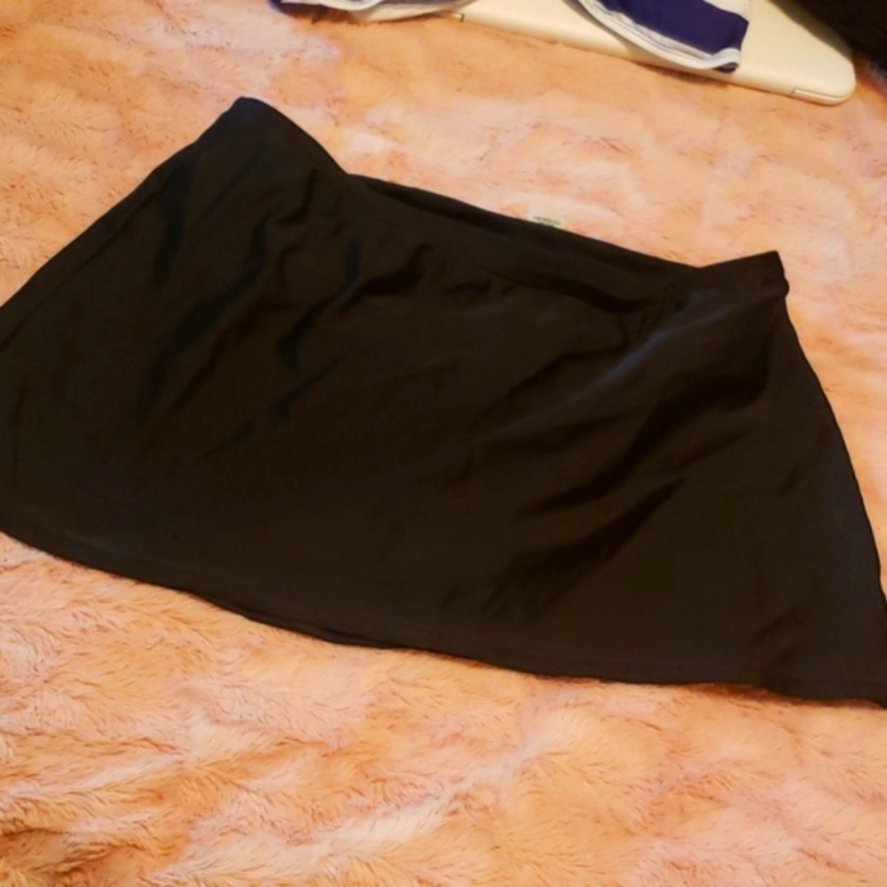 Swim skirt size 10 black....worn once